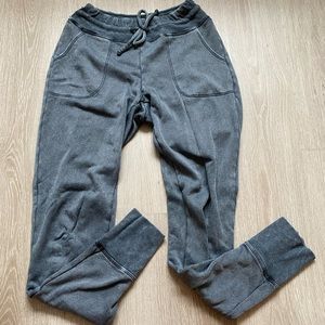 Beyond Yoga gray sweatpants/jogger
